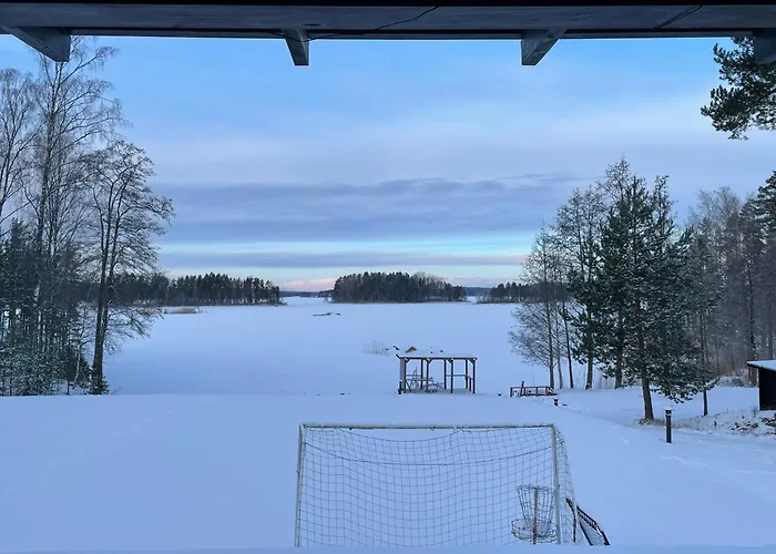 Villa Mustalahti