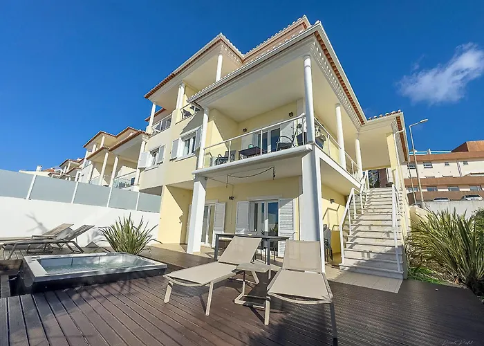 Vibing & Liming Ericeira