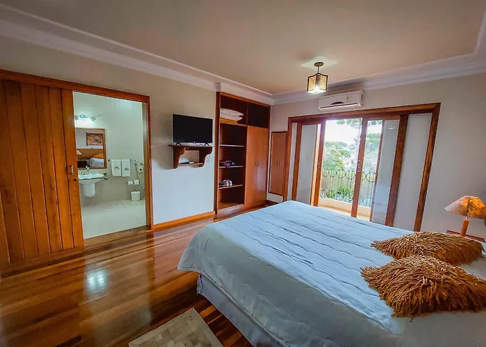 Resort: Pousada Victoria Villa By Nacional Inn - A 800 Metros Da Vila Capivari