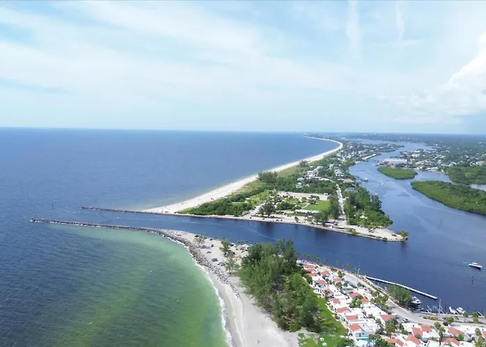 Beachside Bliss: Sarasota County Condo 1006 Awaits