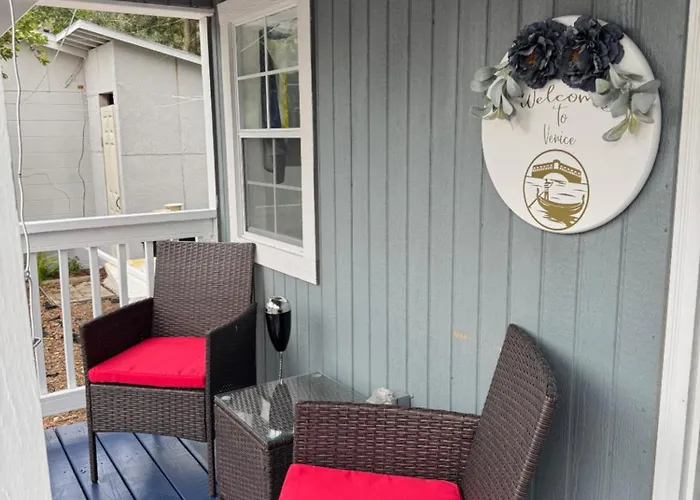 Little Italy - Welcome To Venice Tiny House