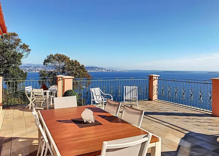 Sur Les Hauteurs De Theoule Villa Avec Une Magnifique Vue Mer