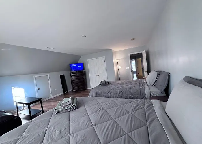 Amazing 4 Bdrm Home W Garage In Charlotte