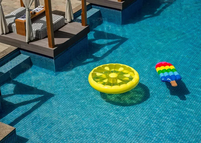 Pet Friendly hotel: Hotel Boulevard, Autograph Collection, Downtown Dubai