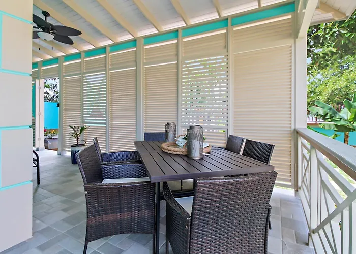 New Luxe Caribbean Cottage In The Bahamas With Canal Access!