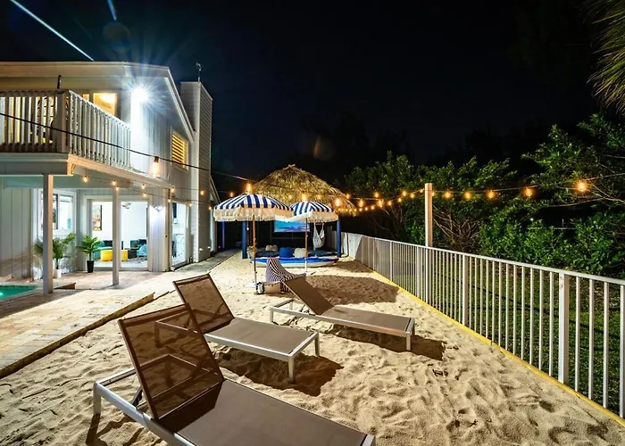 Beachfront Oasis W Htd Pool Cinema Game-Room Tiki