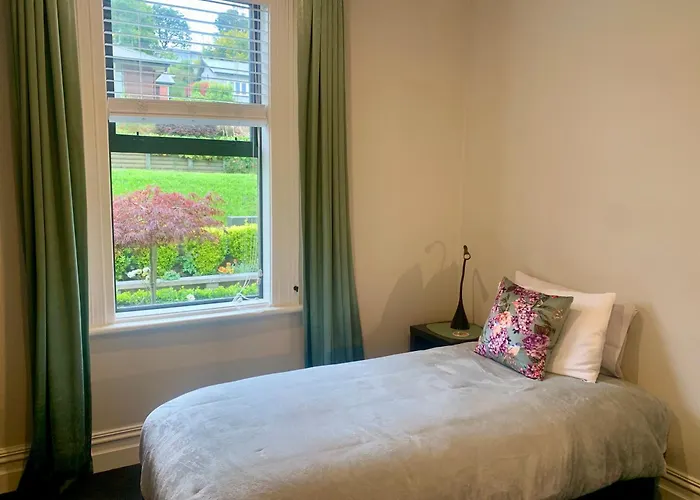 Roslyn Business Studio - 2 Bedroom