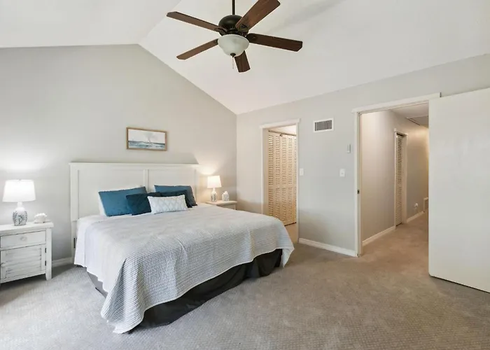 3012 Club Villa