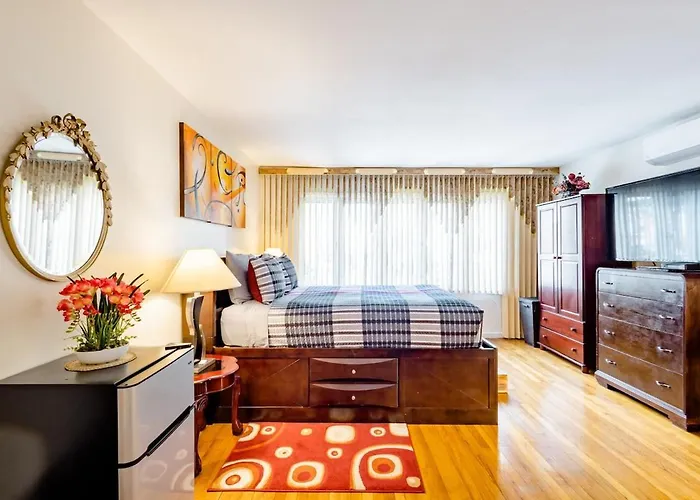 Spacious Comfy Room In Cozy Classy Duplex