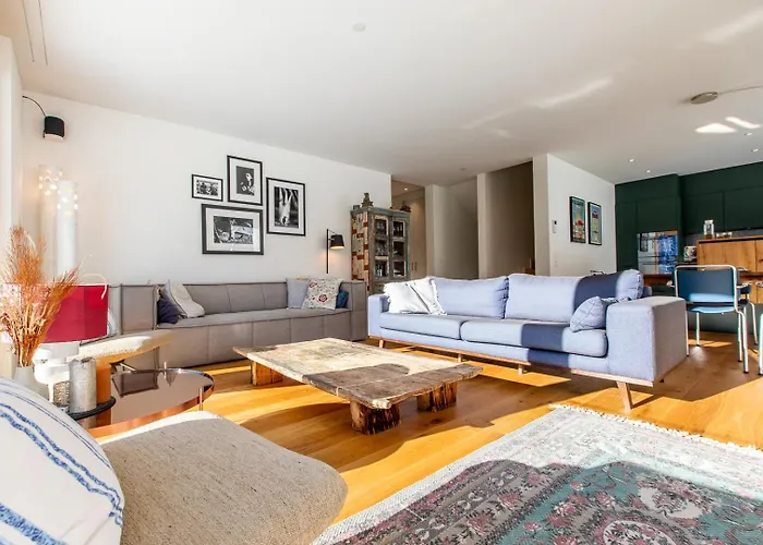 New Modern 4Br Villa With Mountain Views In Davos