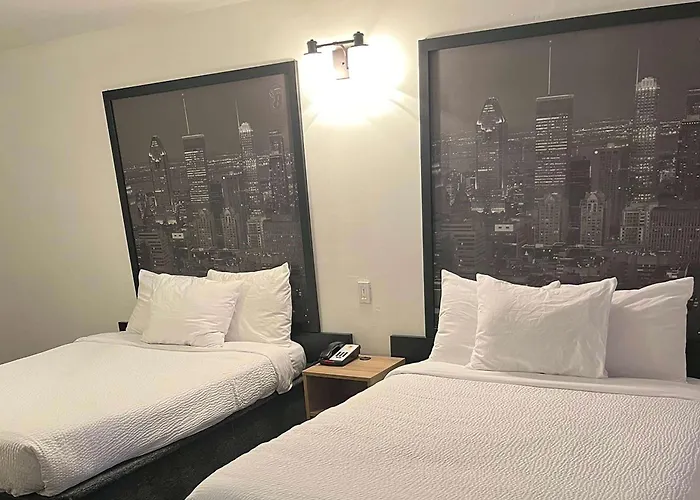Super 8 By Wyndham Montreal