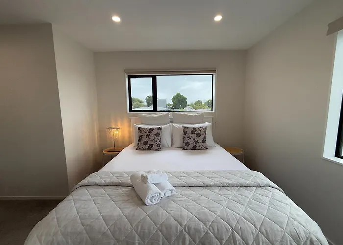 Skystars Brand New Skyline Haven
