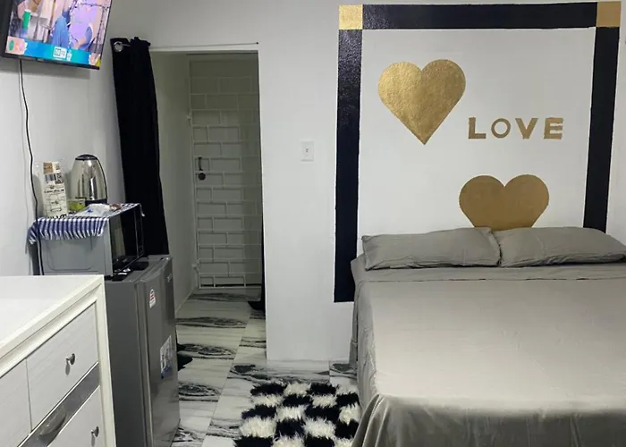 White Room Sparks Guesthouse