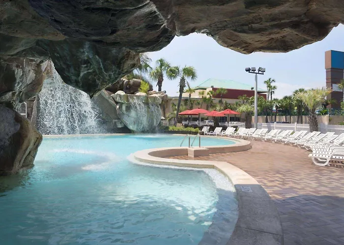 Days Inn By Wyndham Beachfront Resort