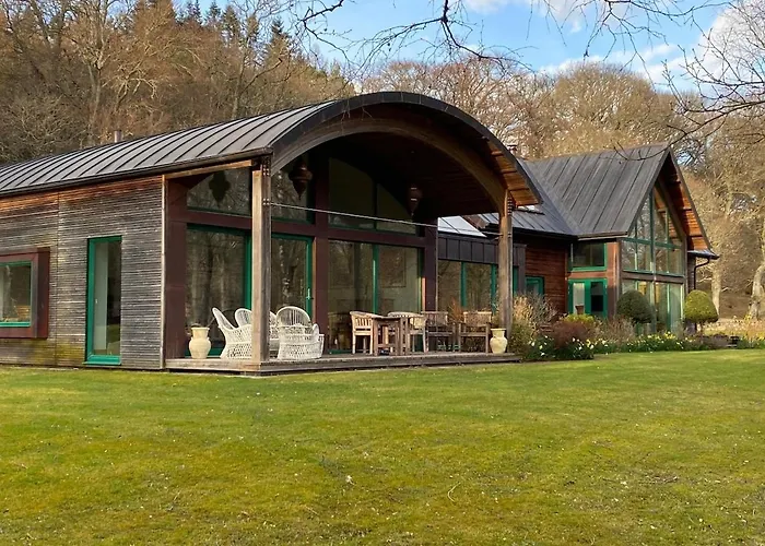 Spacious, Cosy 6 Bedroom House Which Sleeps 11