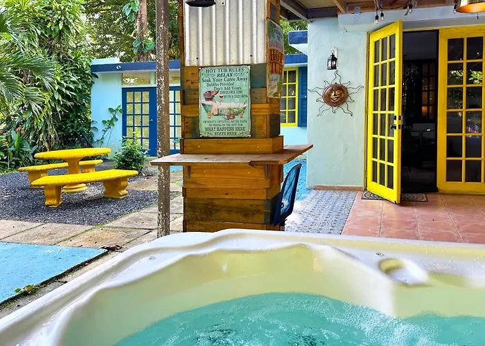 Rainforest View With Spa 4 Bed 3 Bath Sleeps 8