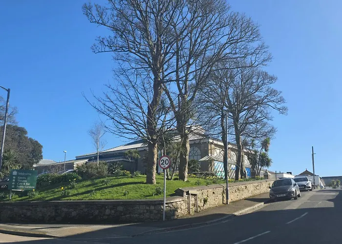 12 Gyllyngvase Terrace