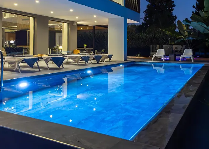 La Fortuna Villa - Award Winning Luxury Villa Close To Corfu Town