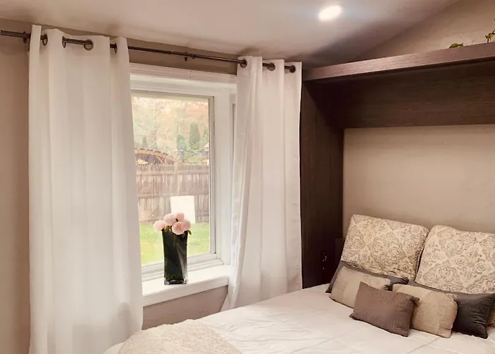 Private Home Cozy Room