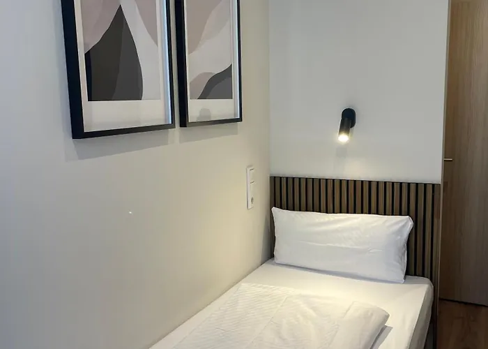 Motel Blue - Minimalist Boutique Hotel