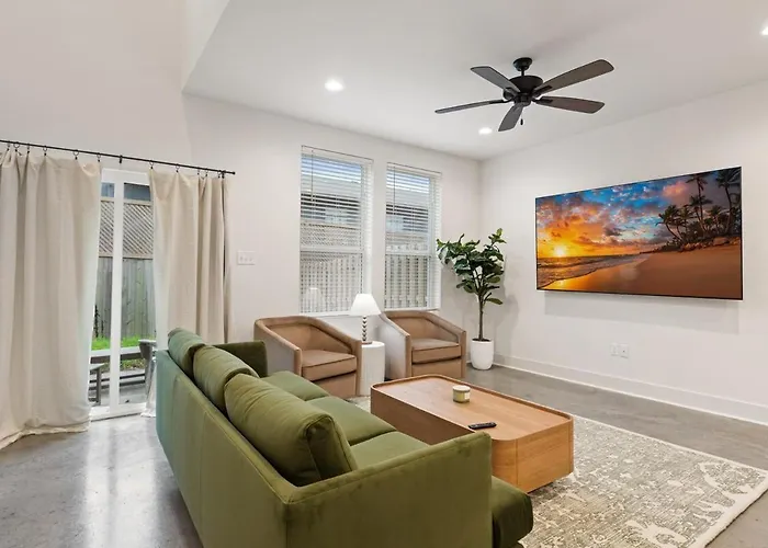 Acadian House King Bed Garage Arcade 85 Tv