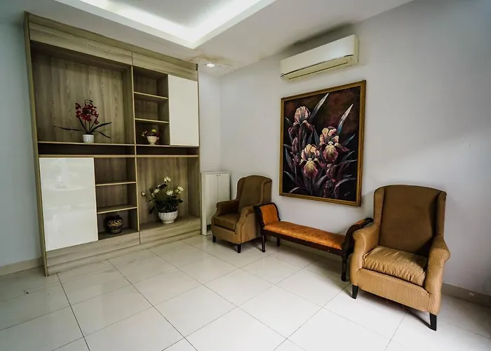 Peaceful Home For Big Groups