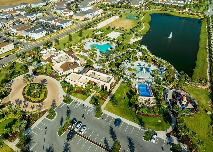 Wonderful Villas 18 Minutes Away From Disney!