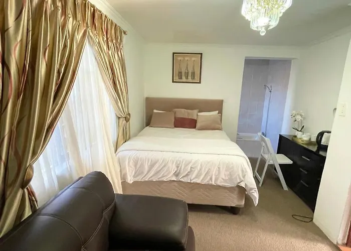 21 Maluti Avenue, Paulshof, Sandton