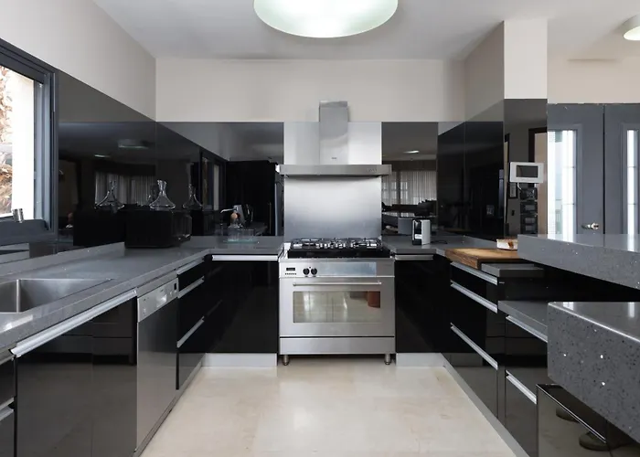 Villa Daniela 5Br Heated Pool וילה דניאלה 5 חדרי שינה בריכה מחוממת
