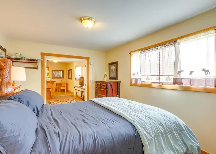 Spacious Yellowstone River Retreat W/ Trails!