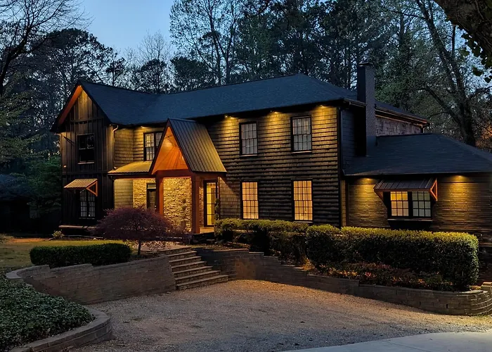 The Black House At Victoria Mill Buckhead