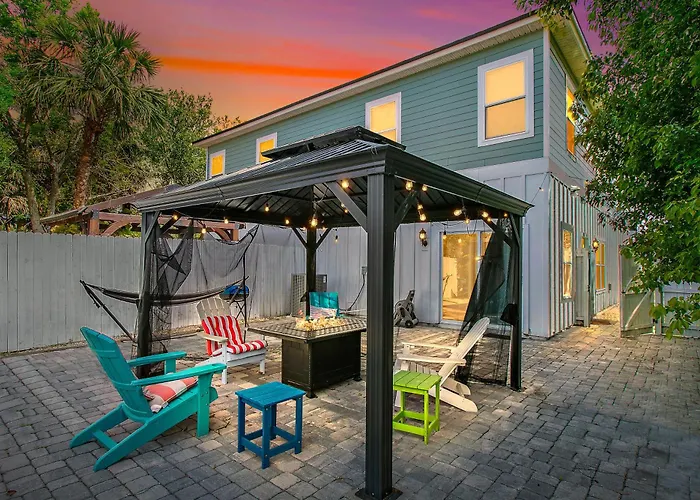 Jax Beach Hot Tub Retreat - Private Backyard - Fire Pit - Sleeps 8 - 5 Min To Beach