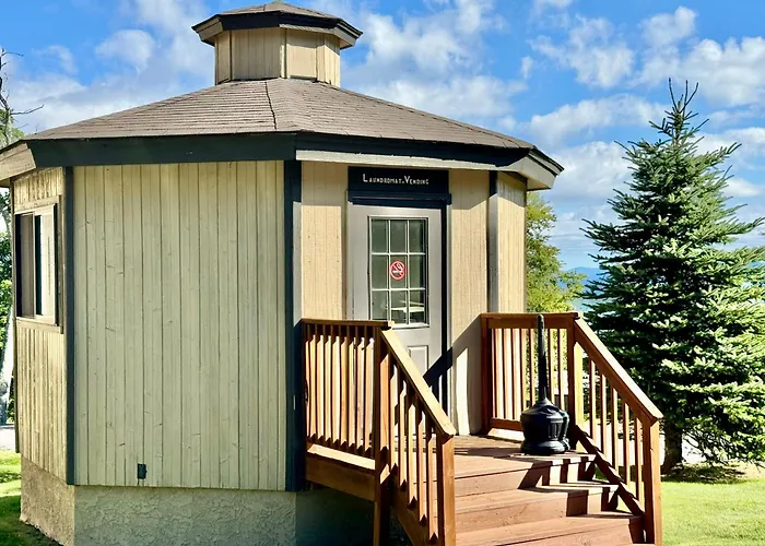 Hotel with Tennis: The Sugar Suite - Renovated With A View! Ski In-Out! Heated Pool, Hot Tub, Sauna, Gym, Ac, Ev, Adjustable Bed