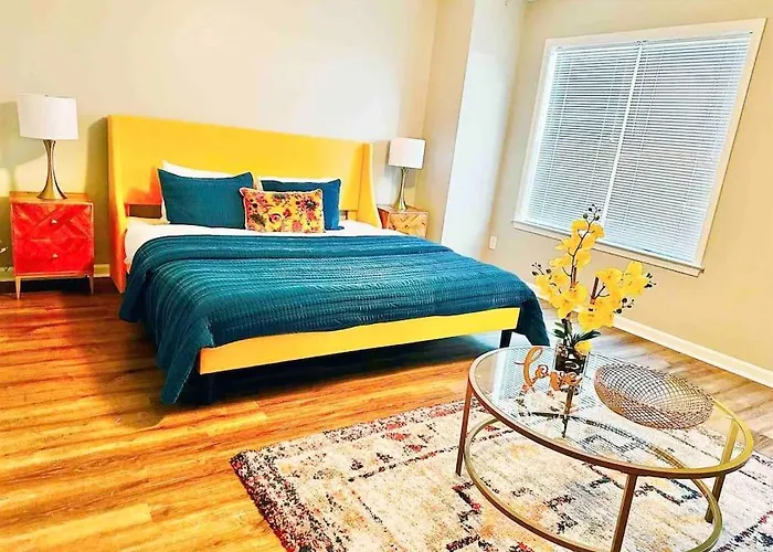 Cola Lakeview Oasis - King Suite