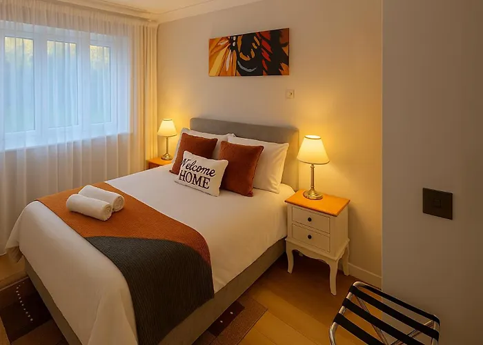 Rafiki Springs - Luxury 5-Bed Home In Milton Keynes
