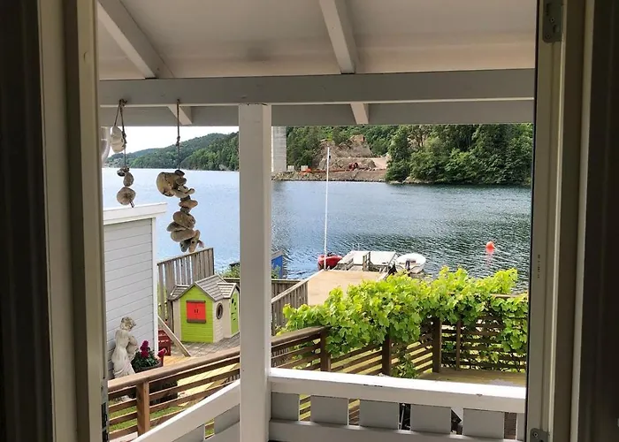 Barnevennlig Med Strand Og Hage - Wifi
