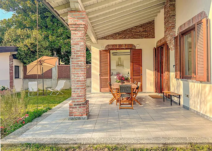 Villa Corelli - Parking And Exclusive Garden