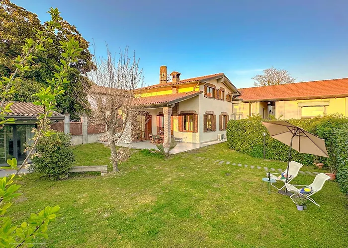 Villa Corelli - Parking And Exclusive Garden