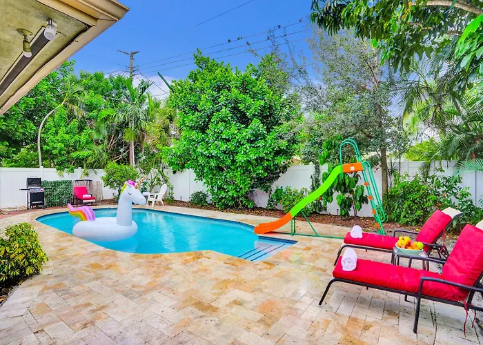 New Adorable Villa 7 Min To Beach Trampoline