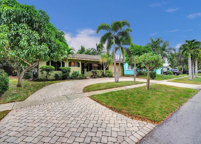 New Adorable Villa 7 Min To Beach Trampoline