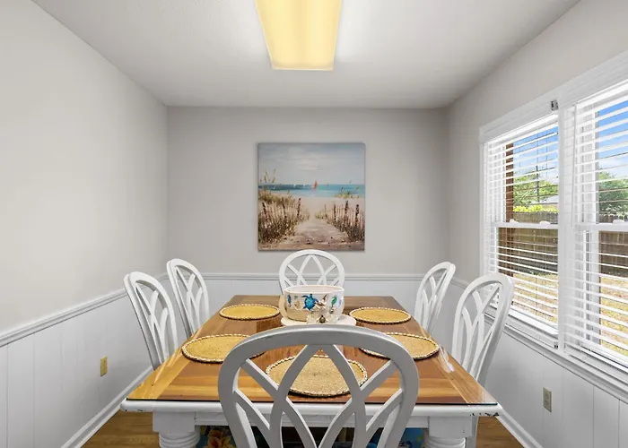 Beach & Downtown Family Fun Wilmington Stay Villa