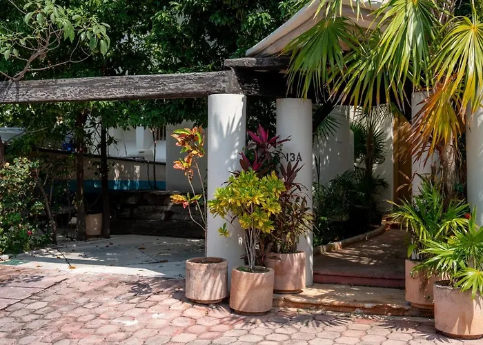 Villa Castillo- Stunning Lagoon Front Villa