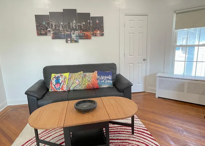 Gorgeous Victorian House!! Entire Suite In Sam'S Home