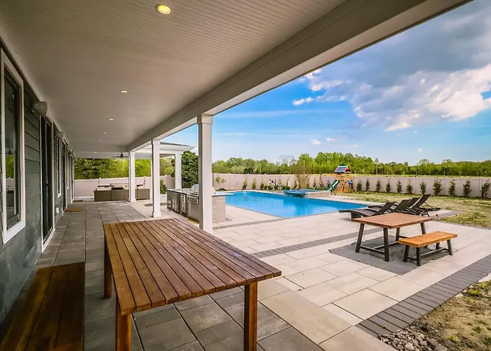 Modern Farm Estate Close To Six Flags & Vineyard