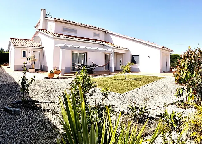 Villa Andorinha With Private Pool In A Quiet Area