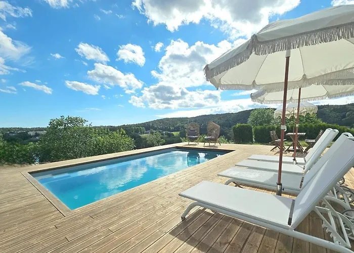 Large Detached House, New Pool Our 24, 1-4 Families