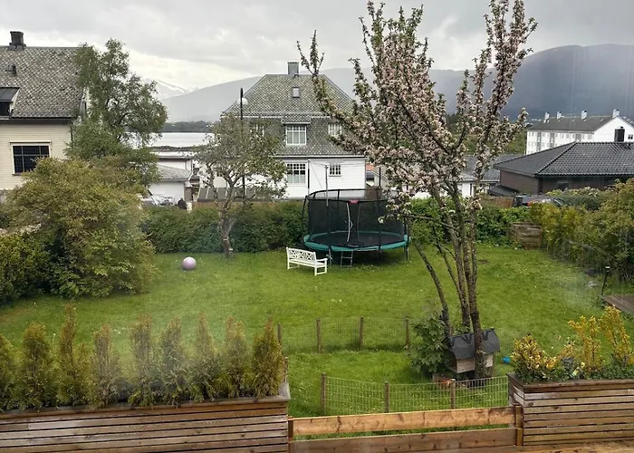 Private Home With Pool And Garden