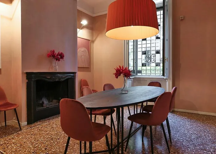 Contempora - Charming Liberty-Style Villa With Garden And Parking Near City Life