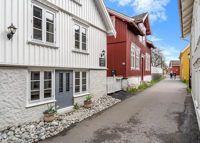 Idylliske Nordbyen - Brygga I Tonsberg