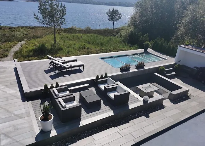 Exclusive Seafront Villa
